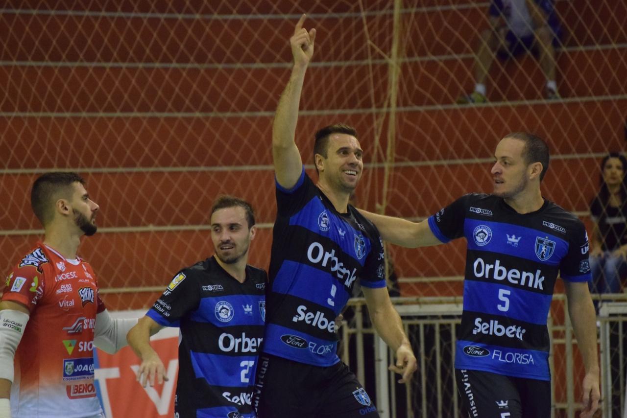 Tubarão Futsal vence o Joaçaba fora de casa