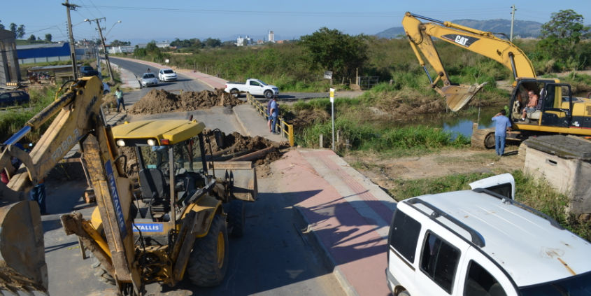 Iniciadas as obras da ponte provisória sobre o Rio Corrêa