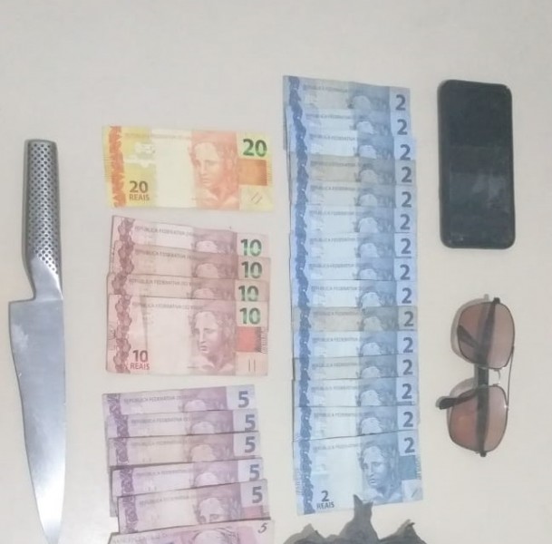 Taxista é roubado e ameaçado de morte por dois ladrões em Criciúma