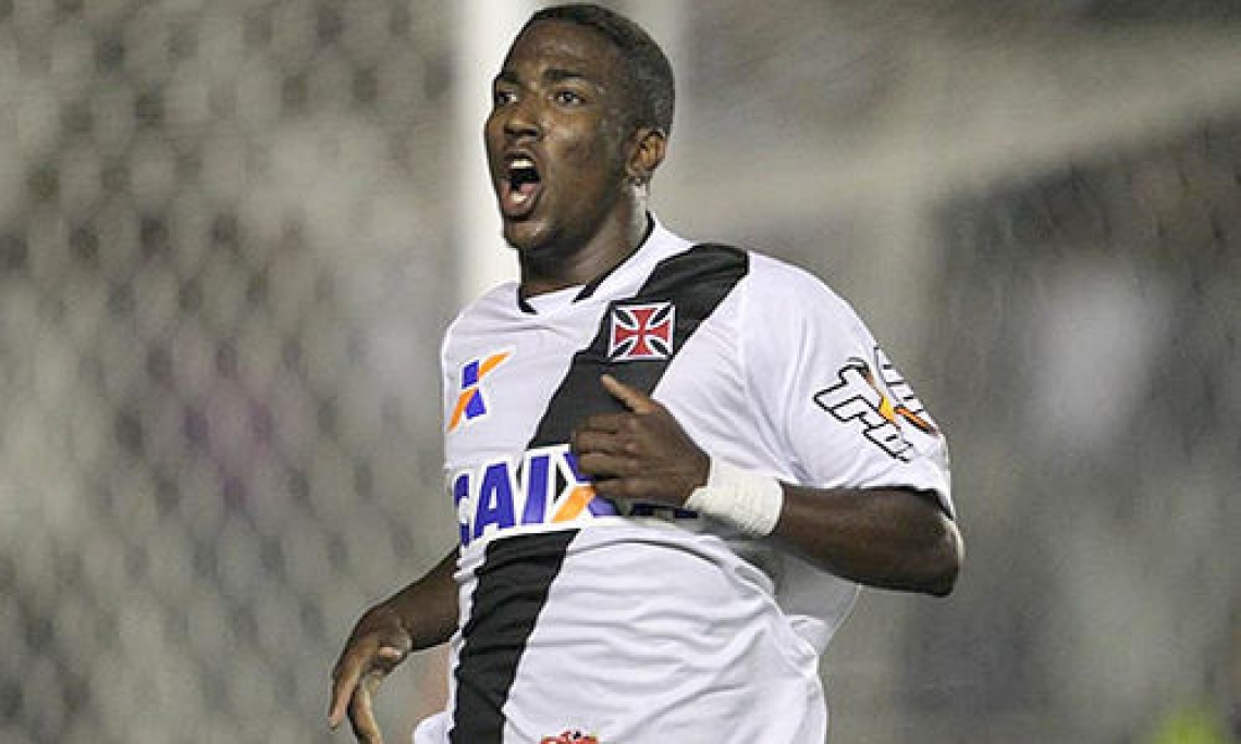 Atacante Thalles, revelado pelo Vasco, morre em acidente no RJ