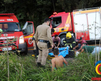 Cinco pessoas ficam feridas, duas com gravidade em acidente na SC-305