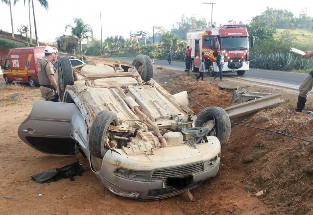 Capotamento deixa um ferido na SC-370 em Braço do Norte