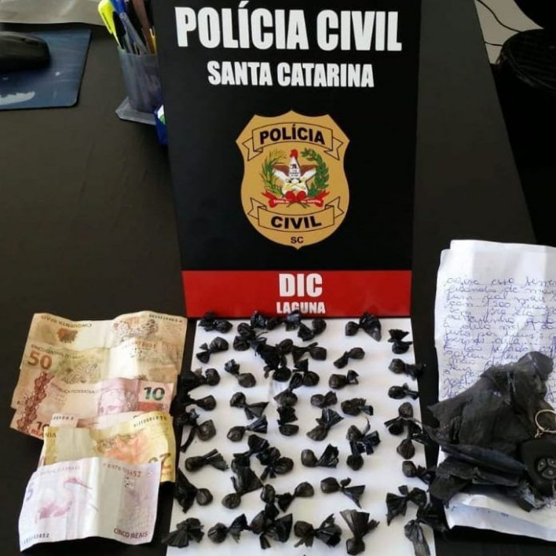 Polícia Civil prende idosa em flagrante por venda de cocaína