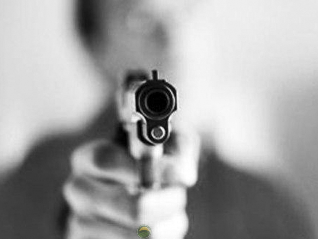 Armado, homem assalta trailer de cachorro-quente em Laguna