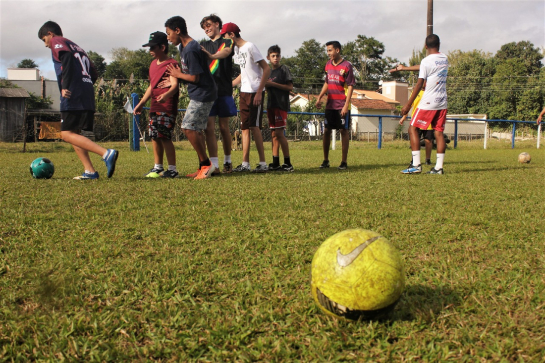 Dia Nacional do Futebol: Tubarão oferece escolinhas gratuitas em diversos bairros