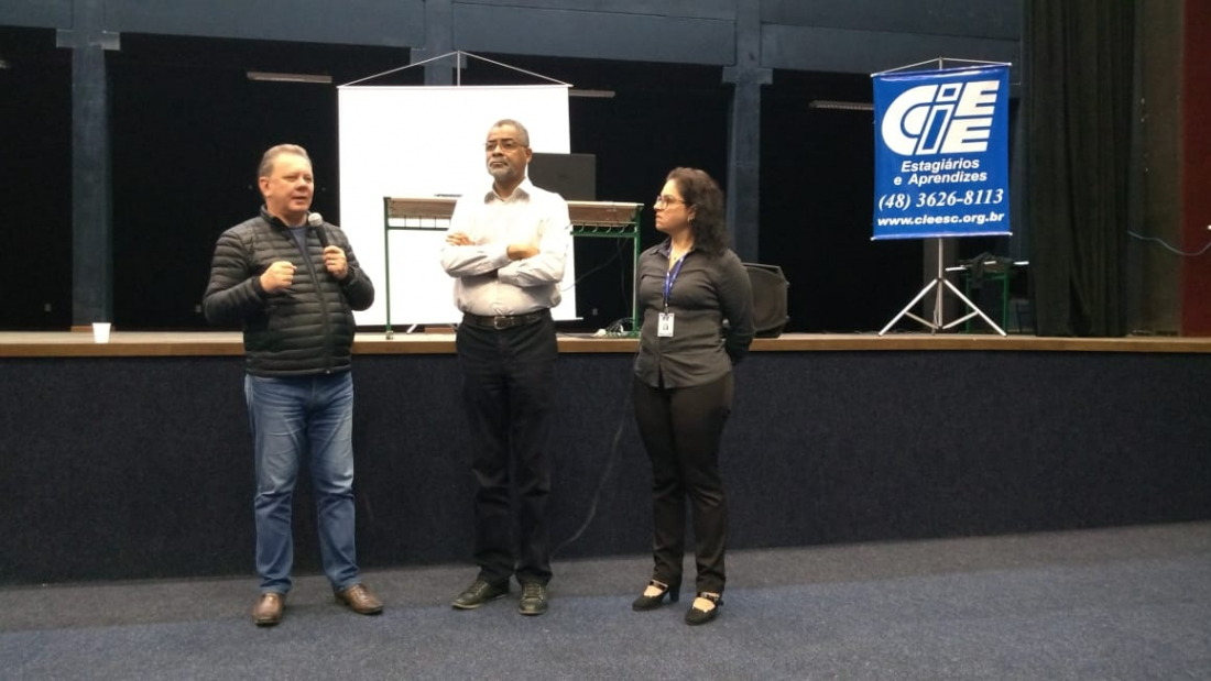 Prefeitura de Tubarão e CIEE fazem avaliação de estagiários