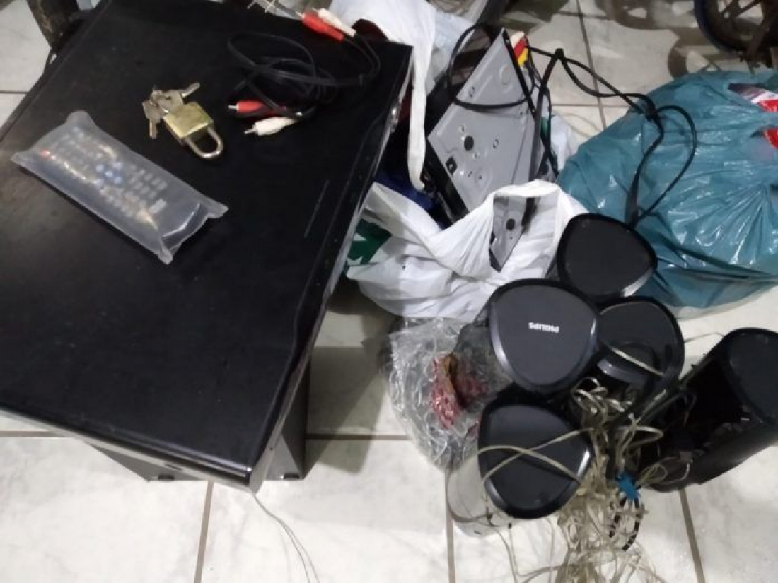 Polícia prende homem que invadiu e furtou quatro residências na Praia de Itapirubá