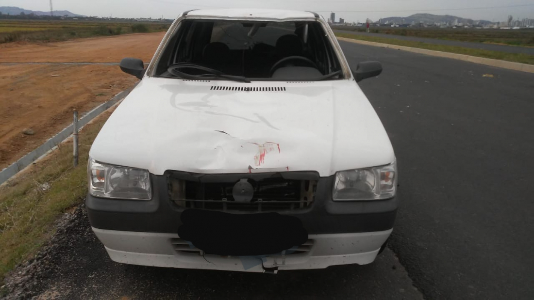 Acidente entre automóvel e bicicleta resulta em um ferido na rodovia Ivane Fretta em Tubarão