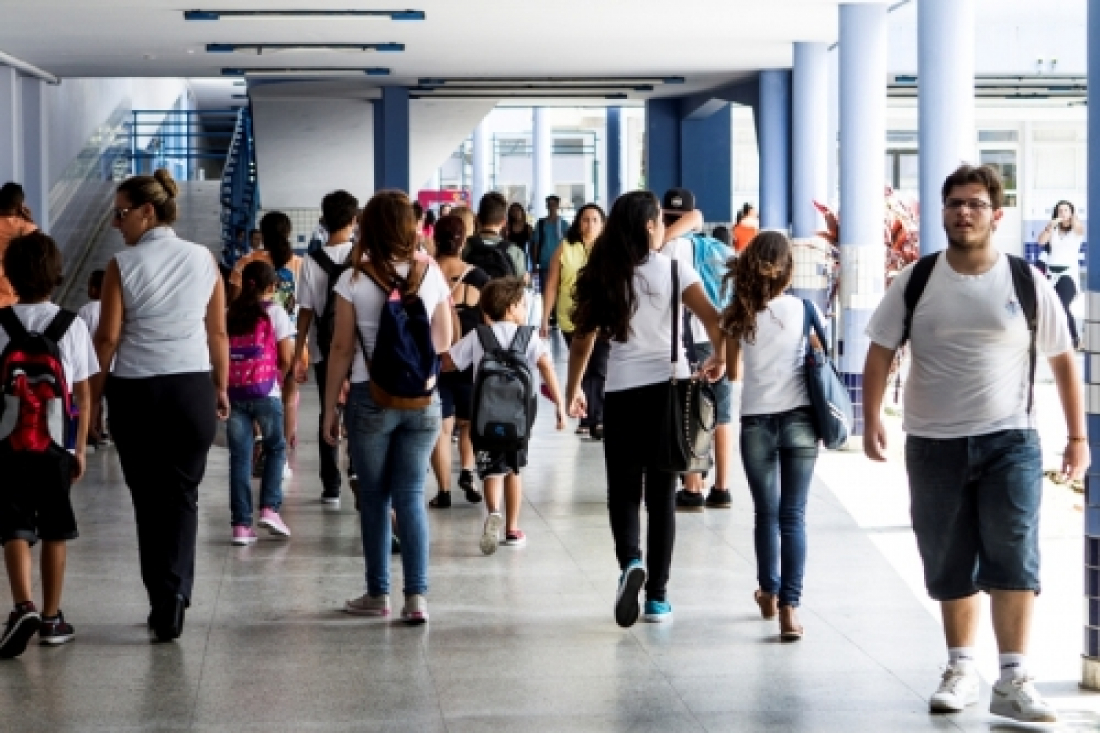 Alunos da rede estadual de ensino de SC retornam às aulas nesta segunda-feira