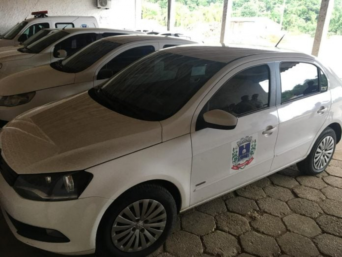 Prefeitura de Nova Veneza vai leiloar veículos, caminhão e terrenos