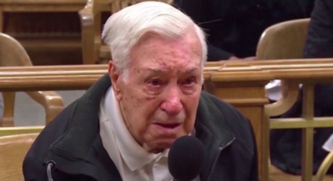 Empatia: Juiz perdoa multa de idoso que levava filho para tratar câncer