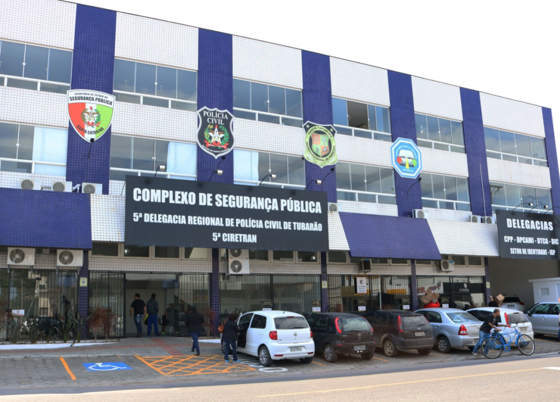 Após tentativa de assalto, um é preso e outro foge em Tubarão