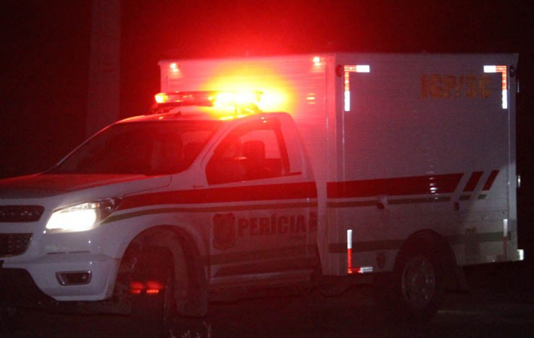 Homem é encontrado morto dentro de casa em Laguna