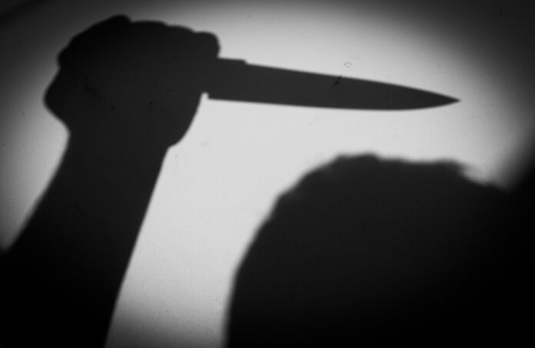 No país: policiais flagram homem esfaqueando a esposa e mordendo a enteada