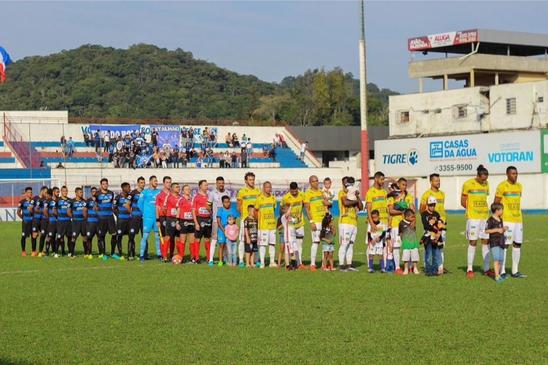 Tubarão e Brusque empatam no jogo da Copa SC