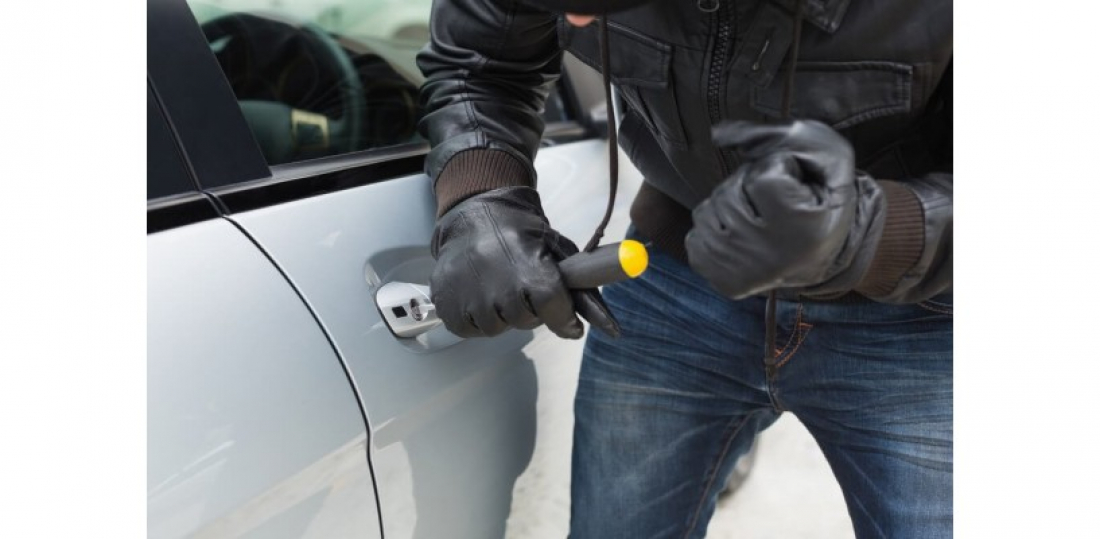 Em SC: mãe estaciona em creche e suspeito leva carro com criança de 9 anos dentro