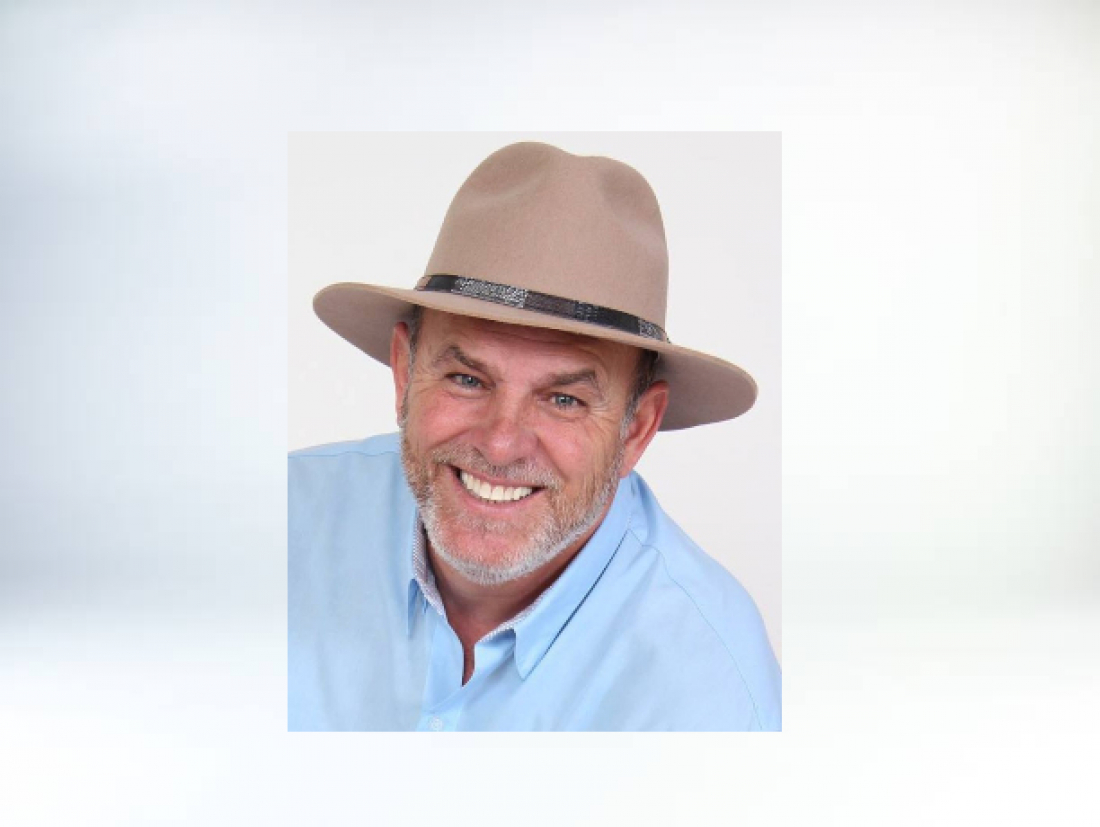 Ex-prefeito de Camboriú morre após bater caminhonete contra poste