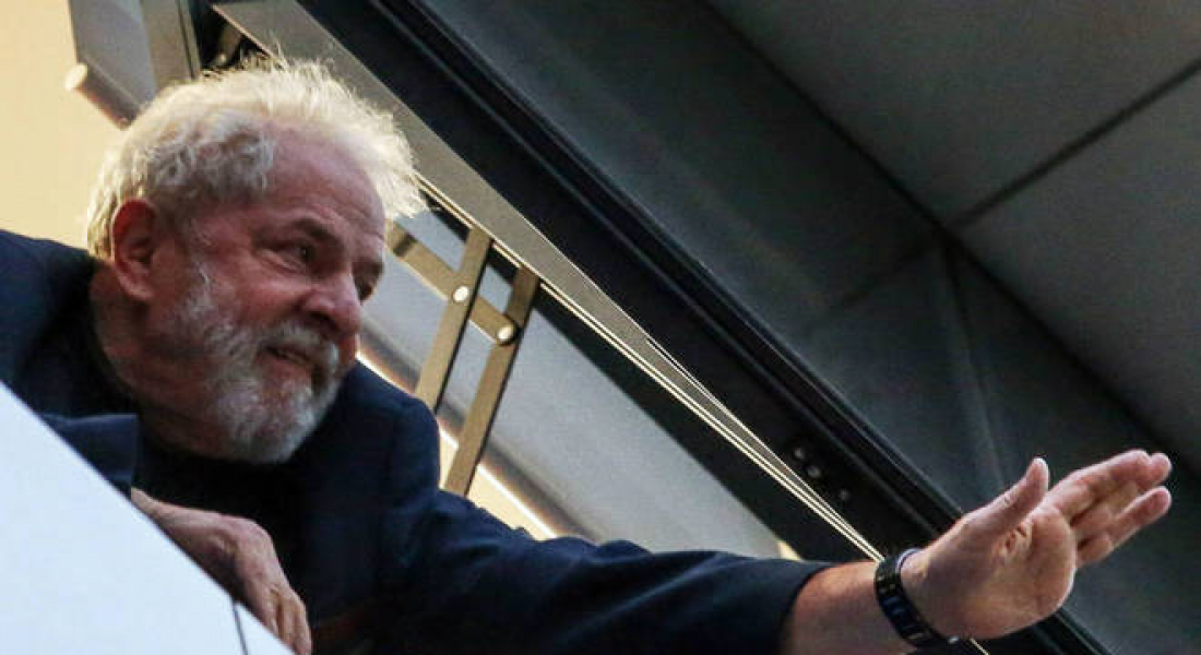 Advogados de Lula pedem soltura do ex-presidente após decisão do STF