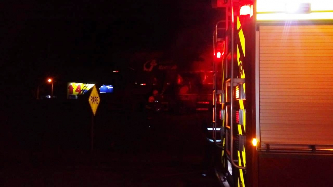 Caminhão é atingido por incêndio em Laguna