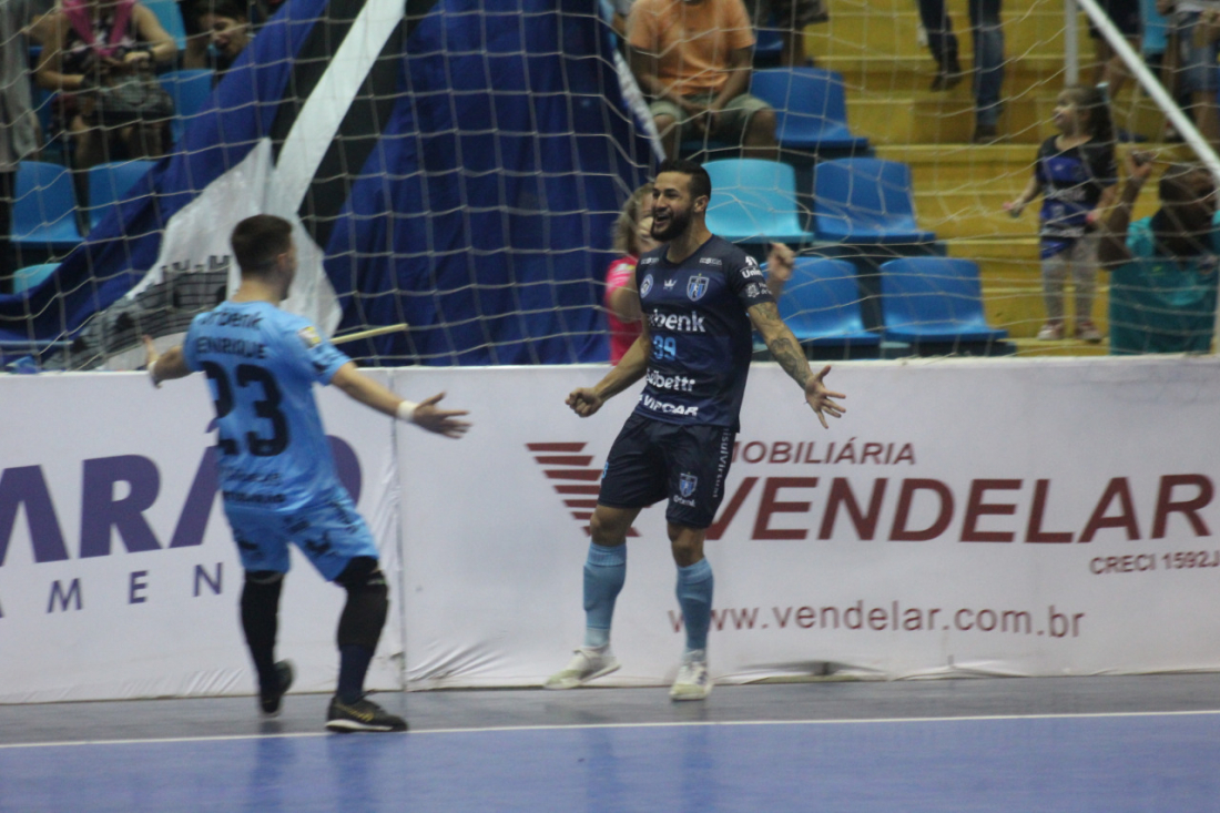 Tubarão Futsal encerra o Estadual em terceiro lugar