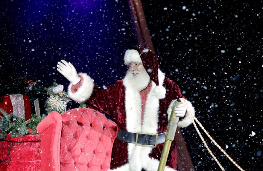 Desfile temático, rock n’ roll e chegada do Bom Velhinho vão marcar o fim de semana do Natal Luz