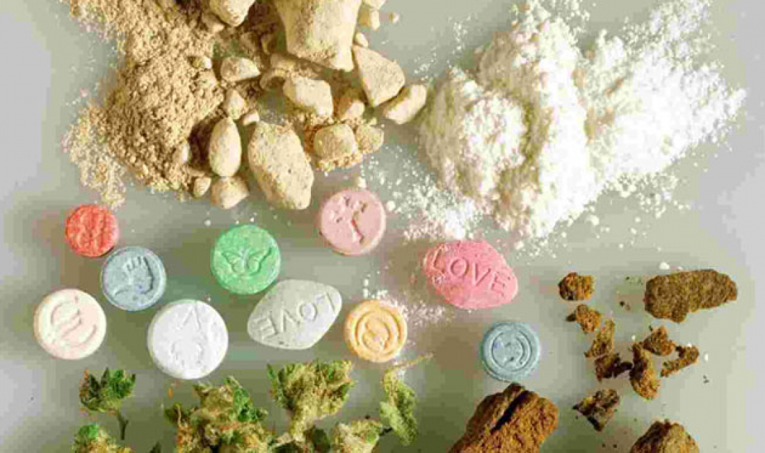 Adolescente é apreendido em Tubarão com porções de maconha, cocaína, comprimidos de ecstasy e crack