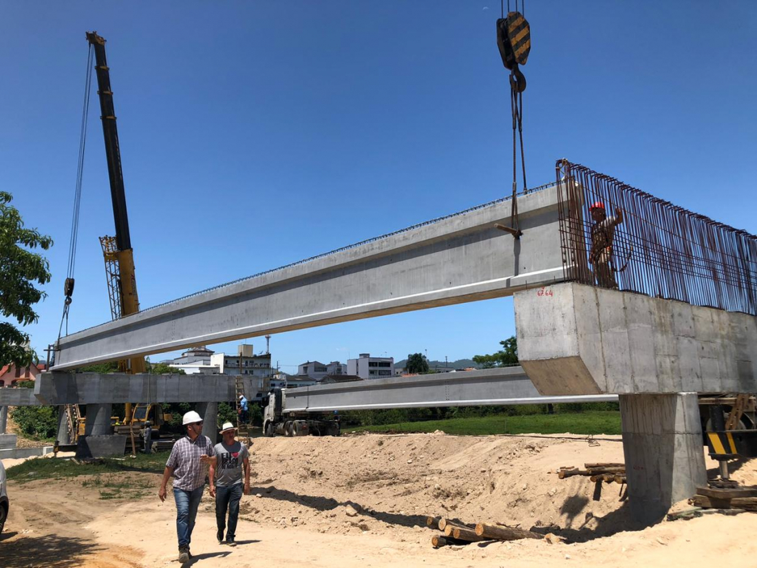 Ponte da União: cinco vigas chegam nesta terça-feira em Braço do Norte