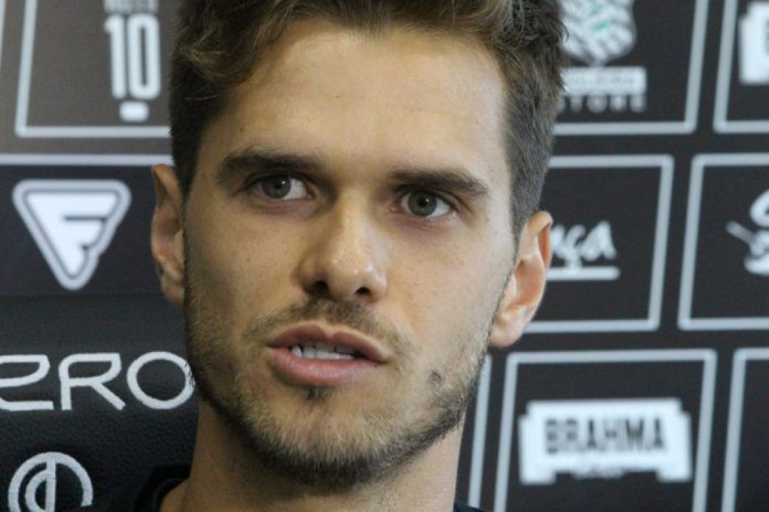 Figueirense apresenta Paulo Ricardo, jogador lagunense
