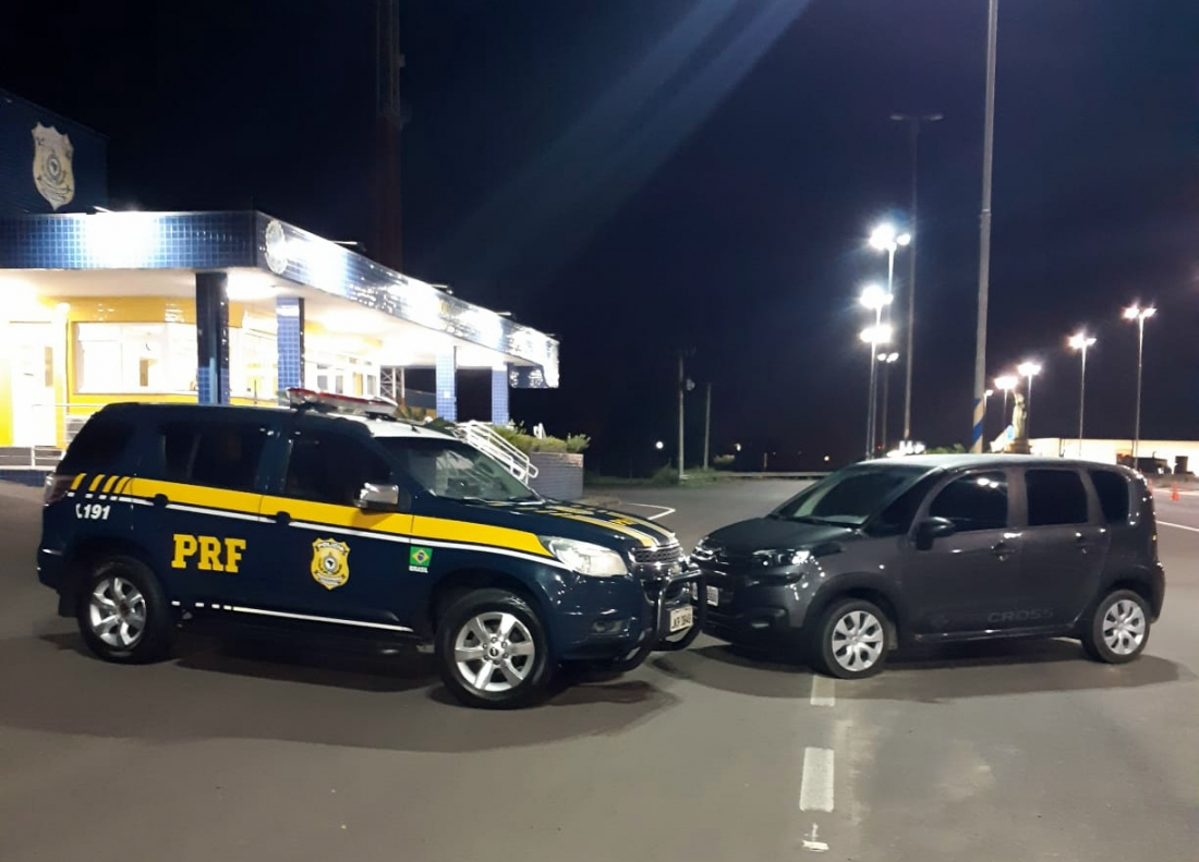 Carro roubado no RS e que circulava clonado é recuperado na BR-101 em Araranguá