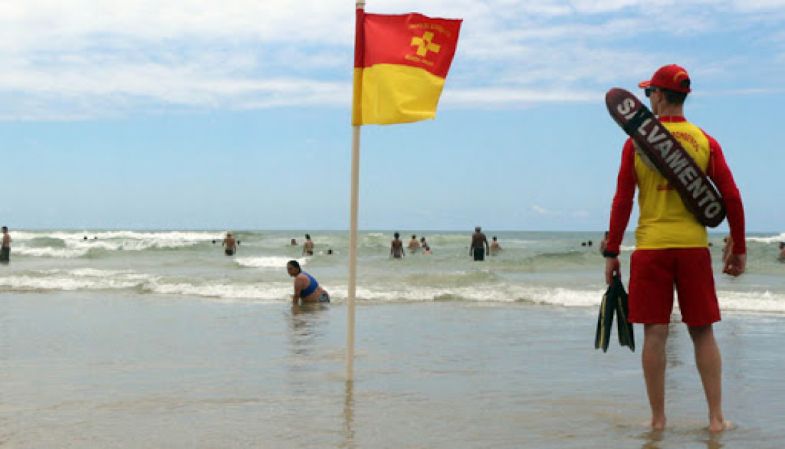 Dois irmãos são encaminhados ao hospital após afogamento em Jaguaruna