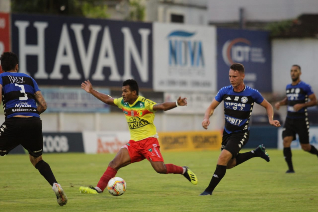  Brusque e Tubarão ficam no empate no Augusto Bauer