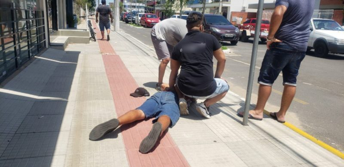 Ladrão de bicicleta é detido por populares  em Sombrio