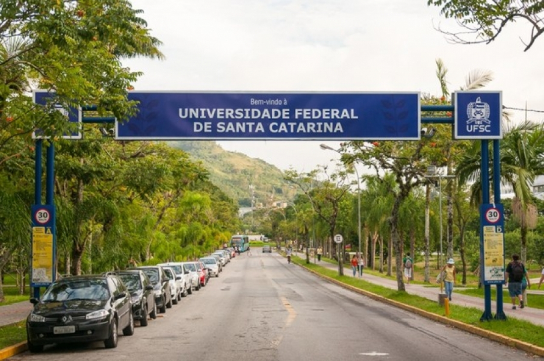 UFSC suspende temporariamente contratação de profissionais após ofício do MEC