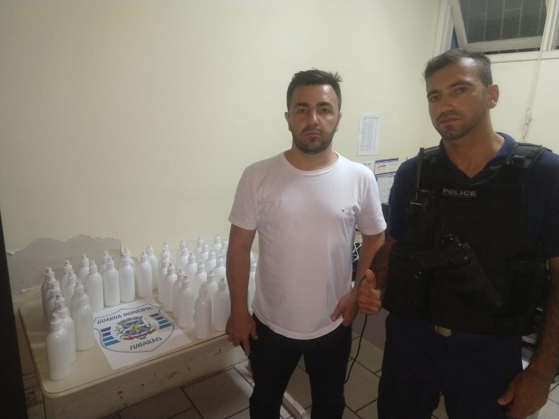 Campanha doa álcool 70% à Guarda Municipal de Tubarão