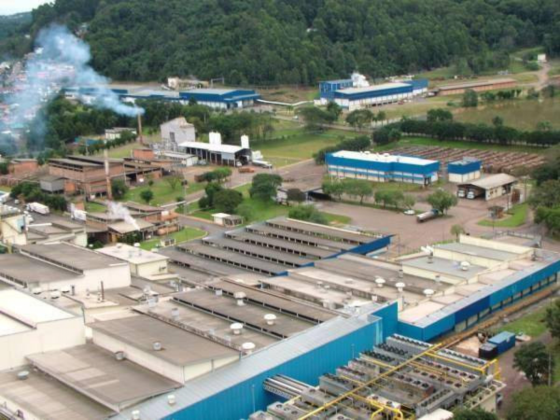 Em SC: Mais de 300 funcionários de frigorífico catarinense estão com coronavírus