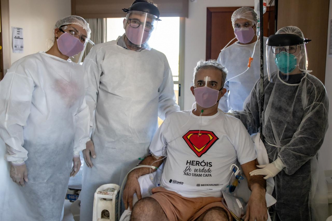 Paciente se recupera de Covid-19 após 28 dias na UTI em Tubarão