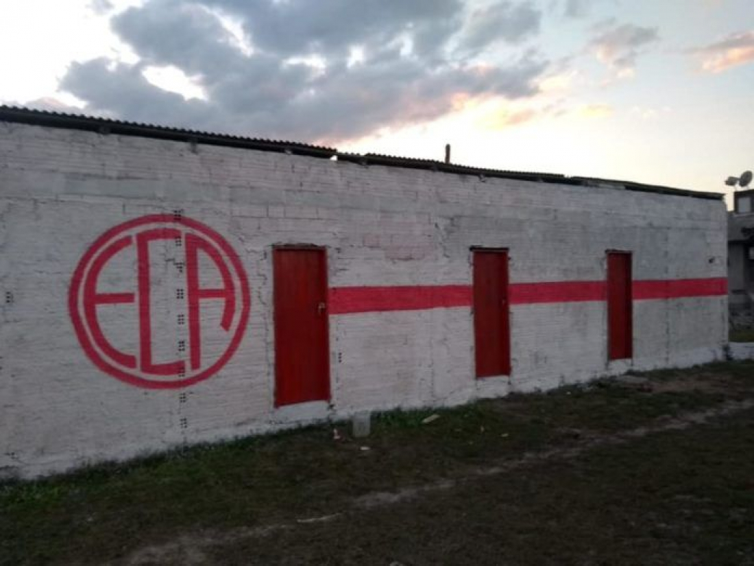 América de Bentos, de Laguna, faz mutirão de manutenção em estádio