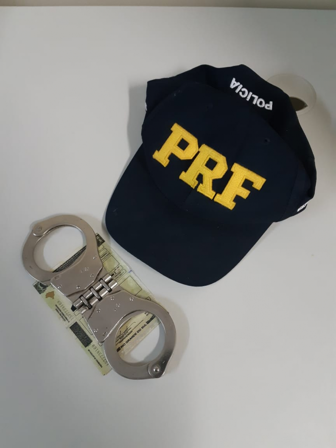 Foragido do RS é preso com CNH falsa na BR-101, em Tubarão