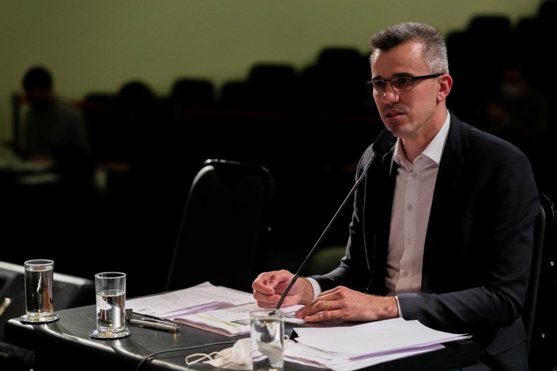 Douglas Borba e advogado ganham liberdade um mês após prisão por respiradores fantasmas