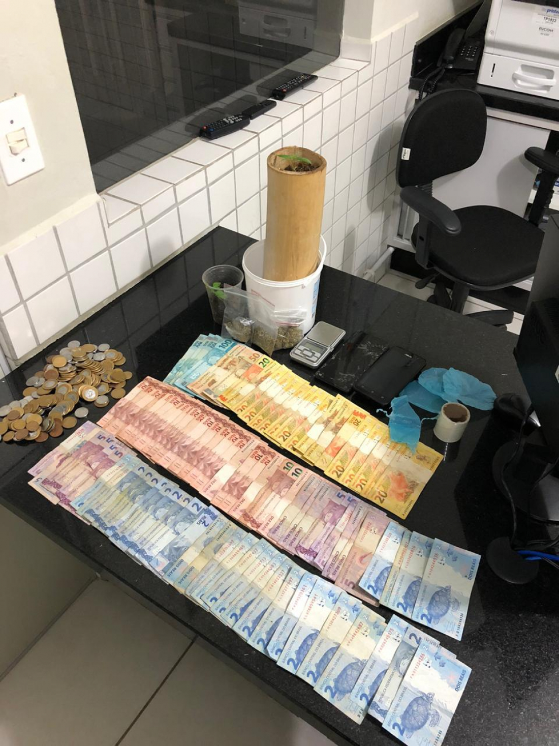 Jovem engole maconha para fugir da polícia e acaba preso em Braço do Norte