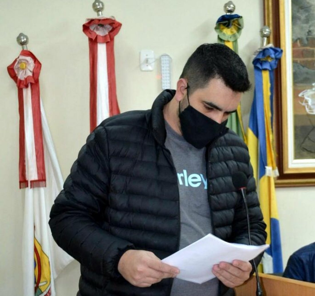 Vereador apresenta projeto de lei sobre regularização fiscal municipal, em Capivari de Baixo