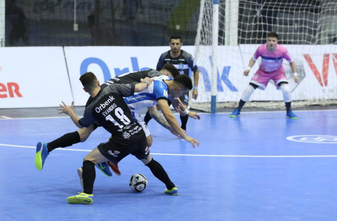 Tubarão Futsal é derrotado pelo Pato Futsal fora de casa pela LNF