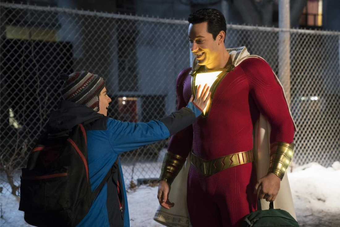 Fim de semana de Shazam! no cinema drive-in em Tubarão