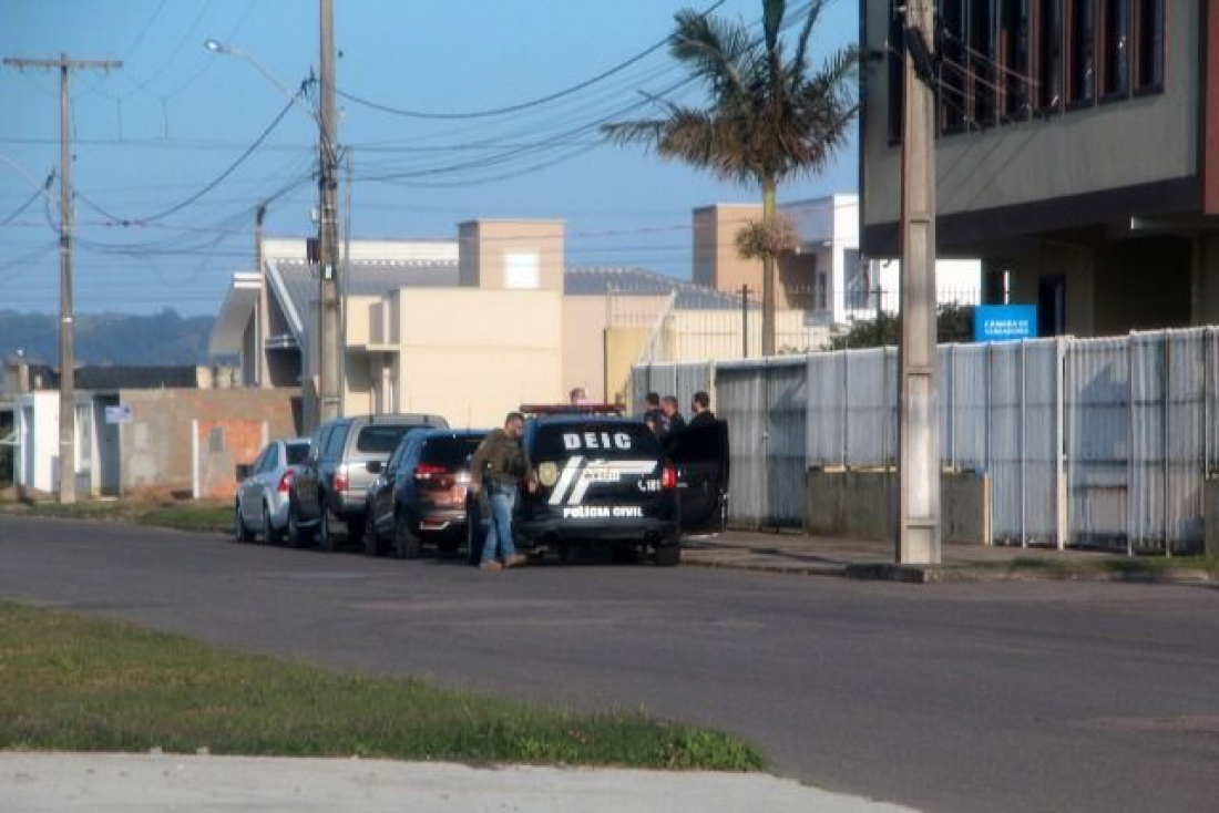 Operação Seival 2 cumpre mandados de prisão contra empresários, servidores públicos e agentes políticos nesta quinta-feira (24), em Laguna