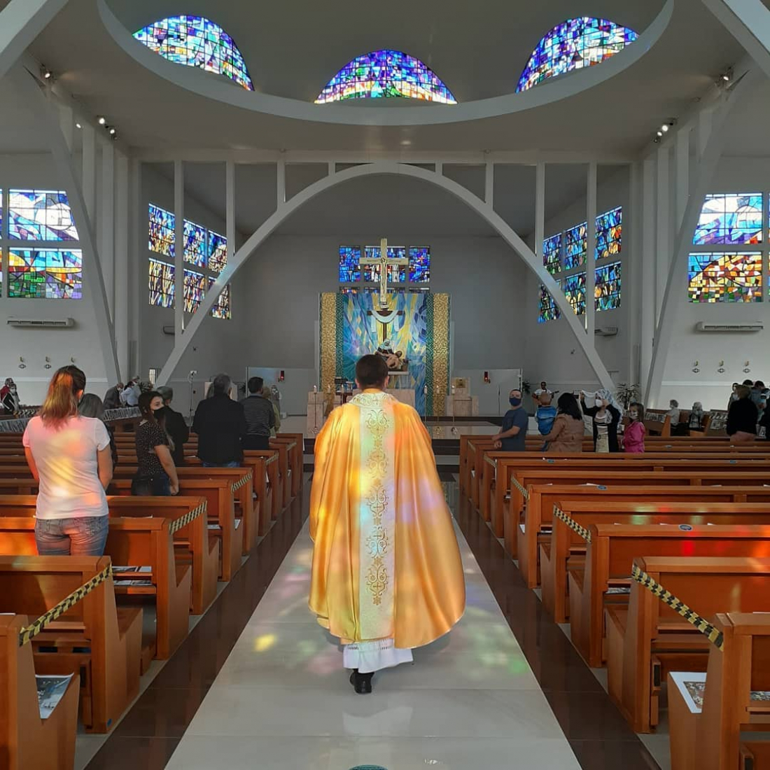 Igrejas poderão abrir com capacidade máxima em SC; na Amurel, a lotação máxima pode chegar a 50%