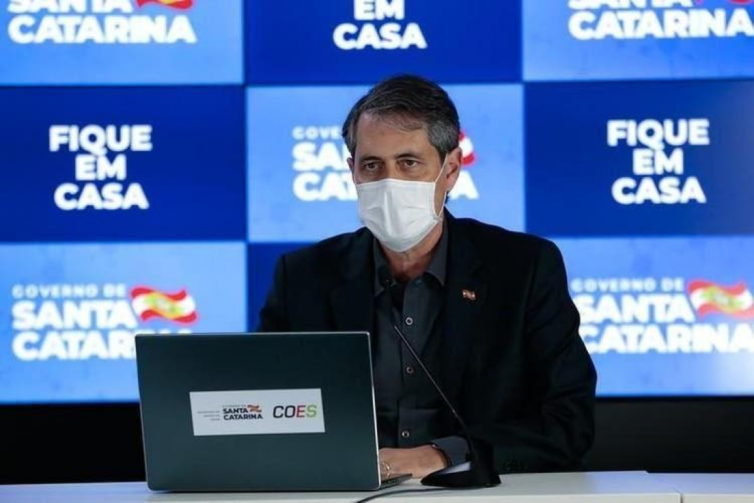 Casos ativos de covid-19 aumentam 33% em SC em uma semana, afirma secretário