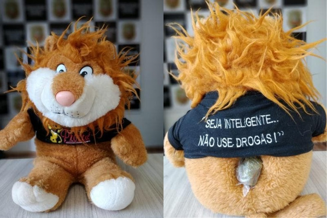 Em SC: Polícia apreende maconha escondida em mascote do Proerd
