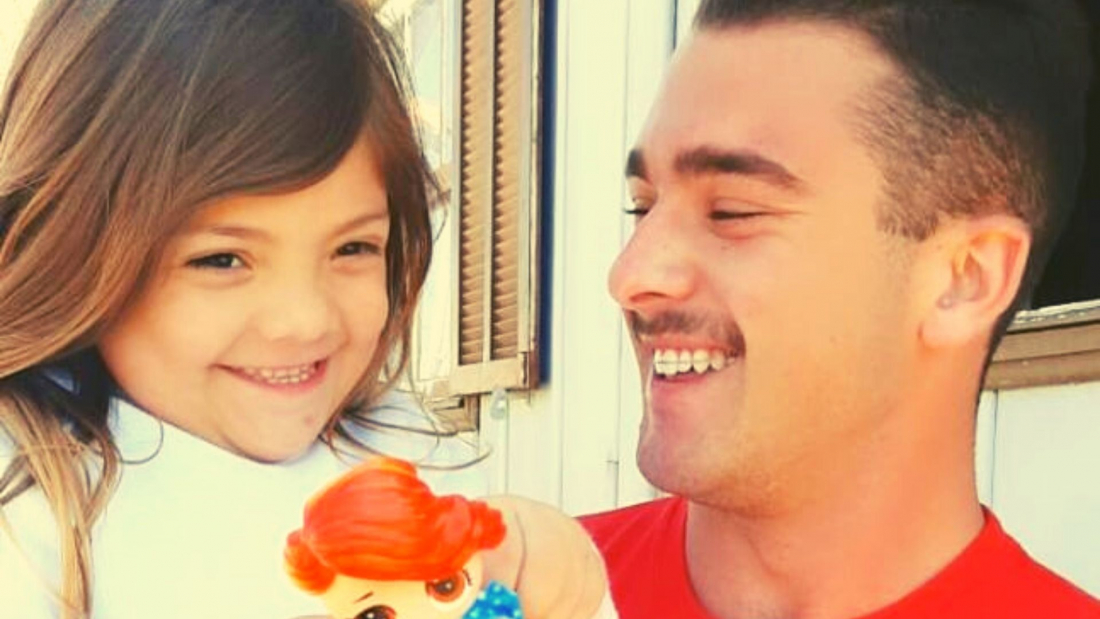 'Não há nada que pague salvar vidas', afirma bombeiro ao visitar criança que salvou há um ano