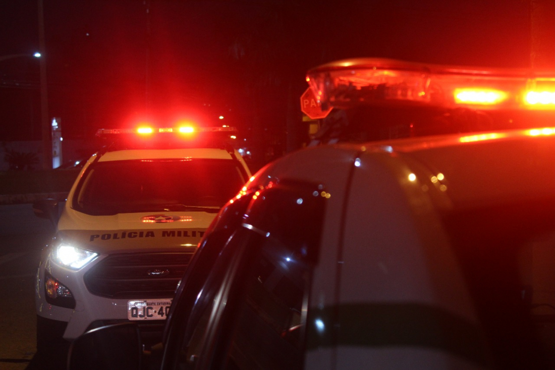 Furto de refrigerador resulta em perseguição policial de Pescaria Brava a Balneário Rincão