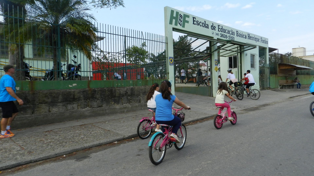 Implementação do modelo cívico-militar na Escola Henrique Fontes gera revolta dos pais